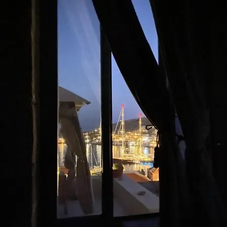 Marina Castellana * Chalki Town