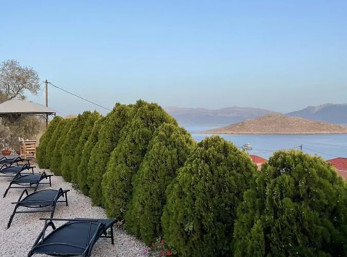 펜션 Marina Castellana Chalki Town