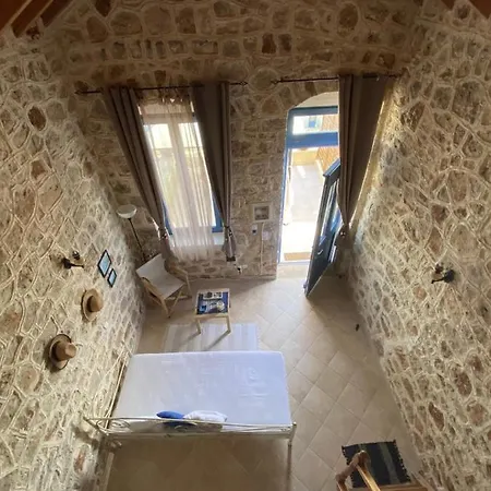 Marina Castellana Tatil Evi Chalki Town