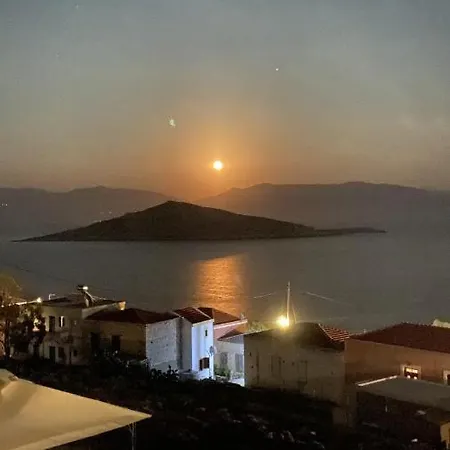 Marina Castellana Chalki Town