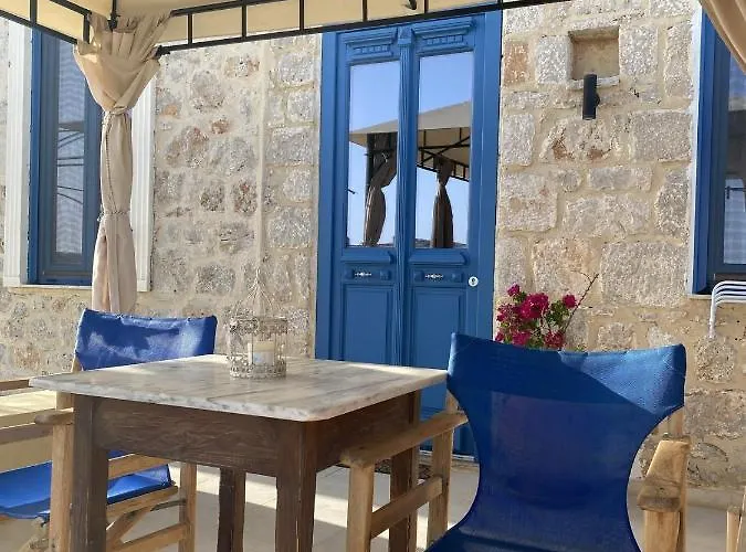 Marina Castellana Casa de Férias Chalki Town